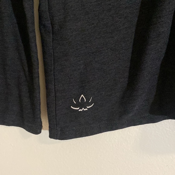 Beyond Yoga Black Draw The Line Pullover Women's Size Small - Picture 5 of 9